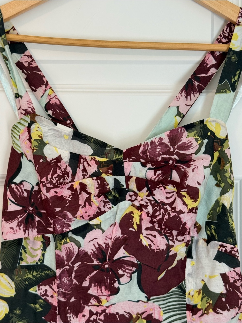 CAbi Floral Sleeveless Camisole - Picture 2 of 8